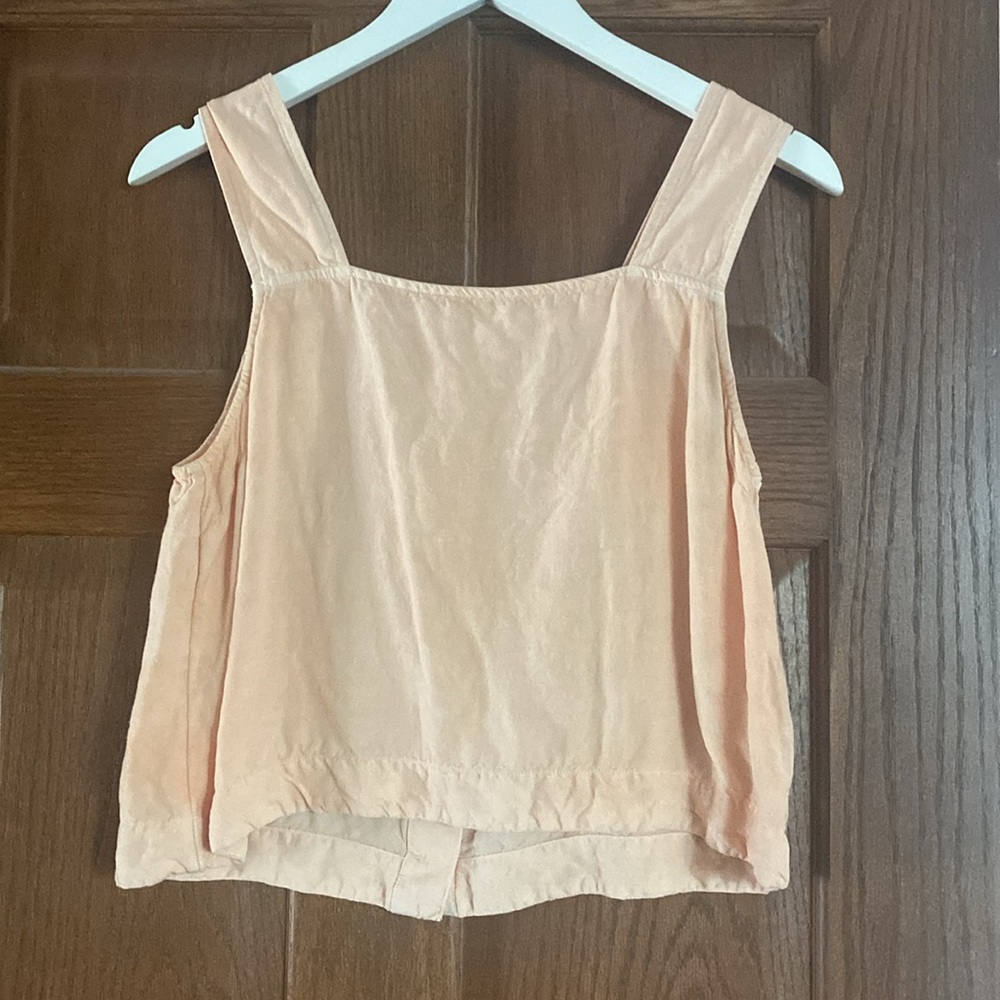 Madewell tank with button detail on back